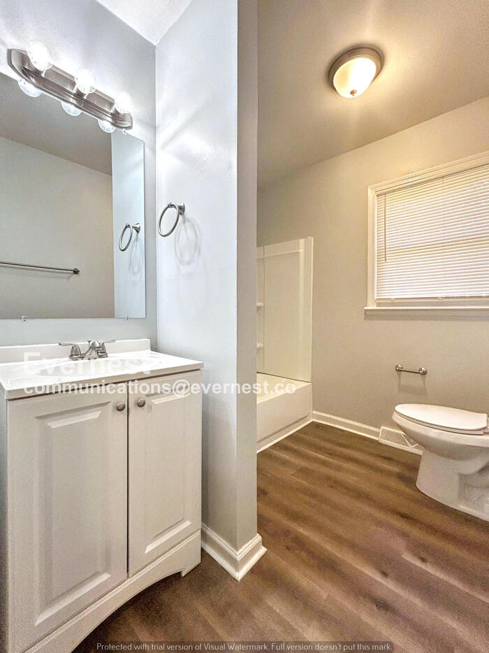 Building Photo - 542 Newcastle Rd