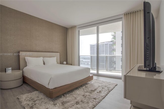 Building Photo - 488 NE 18th St