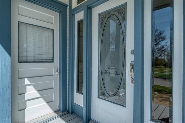 Building Photo - 1231 W Main St