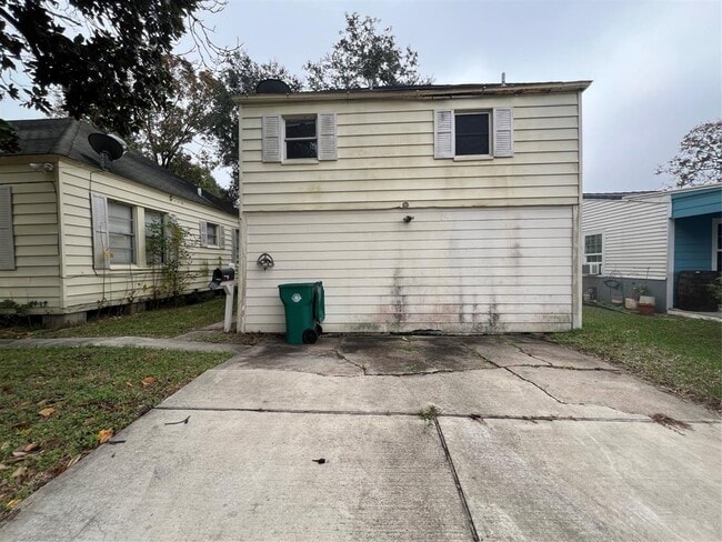 Primary Photo - 201 Olive Ave