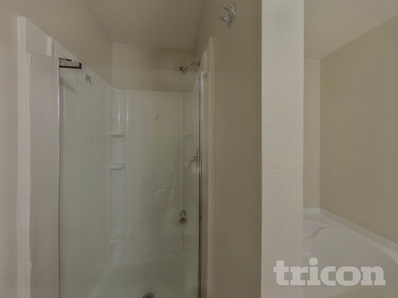 Building Photo - 12501 Shine Ave