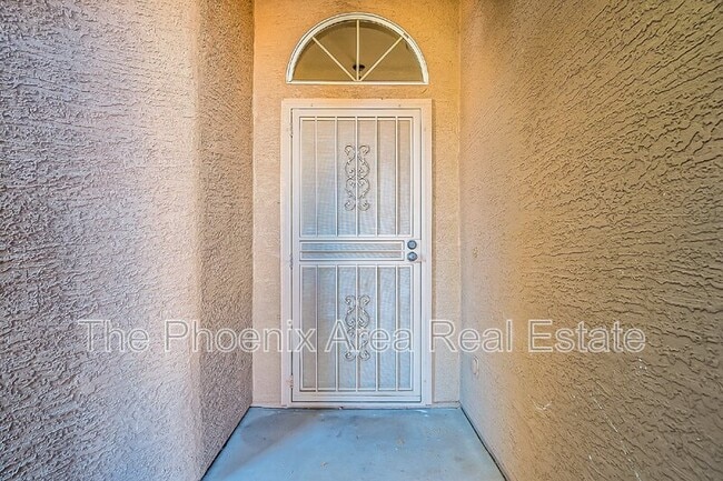 Building Photo - 251 W Windsor Dr