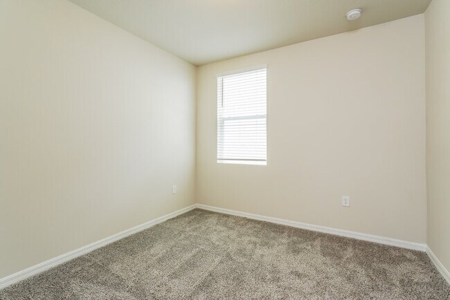 Building Photo - 1102 Oak Vly Dr