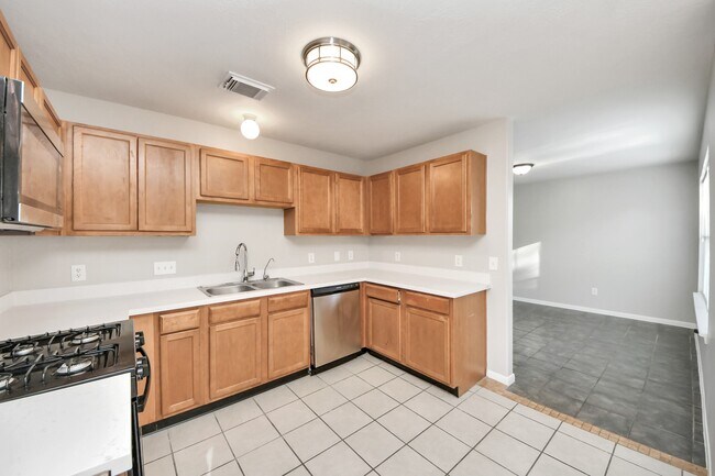 Building Photo - 6446 Mountain Pines Ln