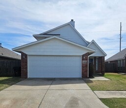 Building Photo - (4) Bed/(2) Bath in Moore w/ Shelter Avail NOW! Pets Negotiable!