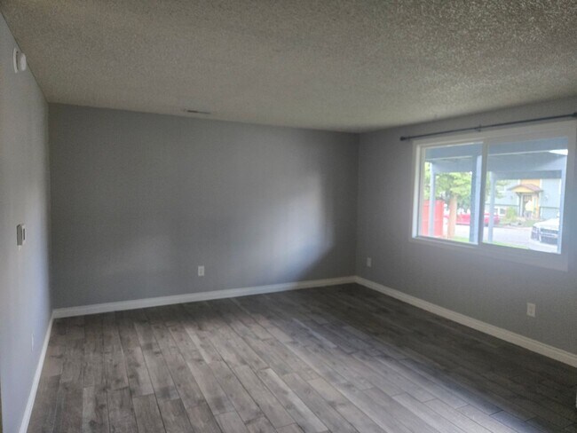 Building Photo - 2711/2713 N 10th Place