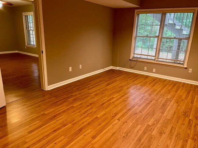 office or den - 215 Kirkton Knls