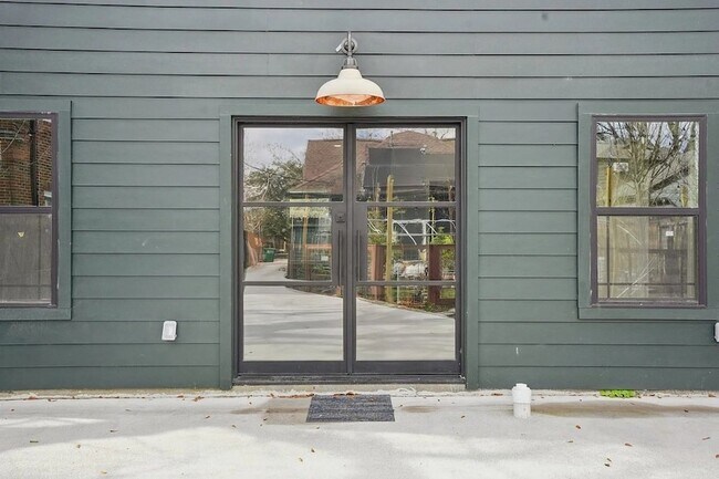 Building Photo - 1410 Elliott St