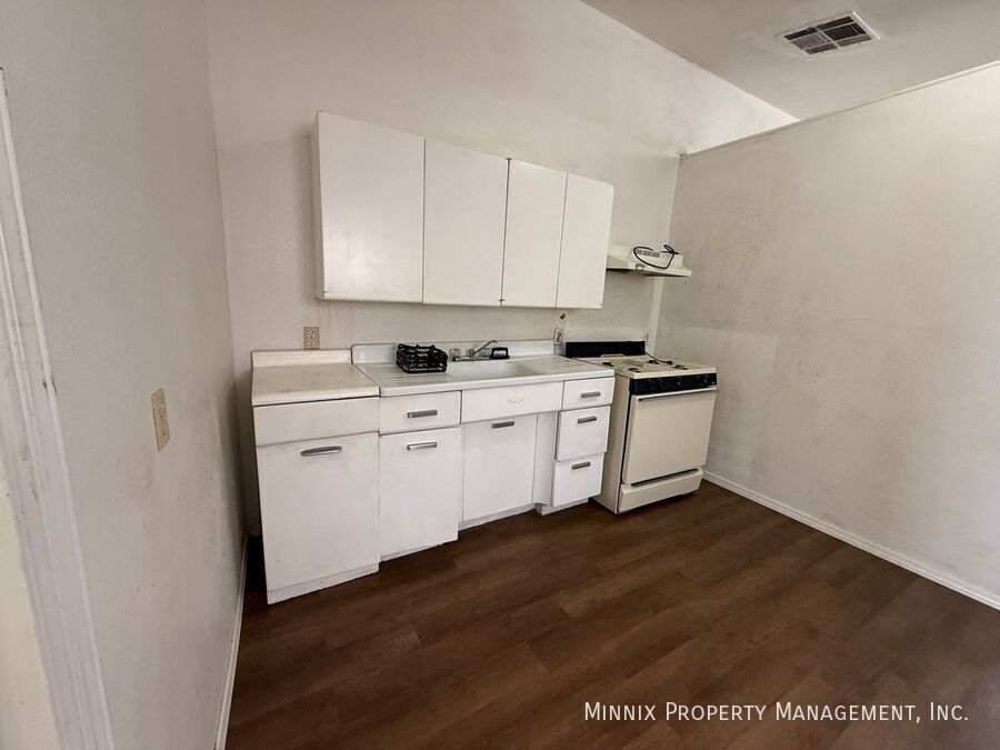 Building Photo - 1526 Yandell Dr