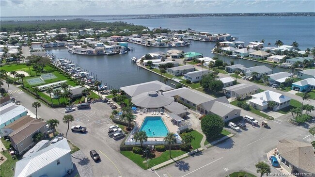 Building Photo - 10701 S Ocean Dr