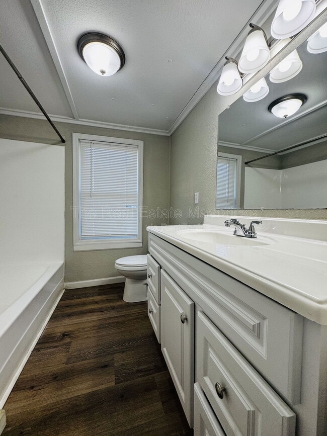 Building Photo - 48 Trinity Rd