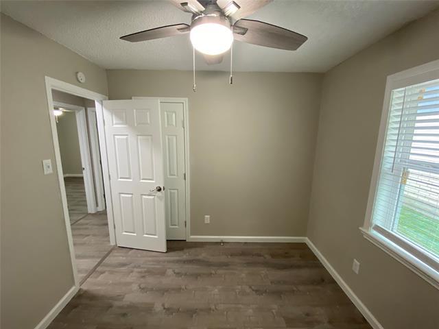 Building Photo - 2434 Lakeshore Dr