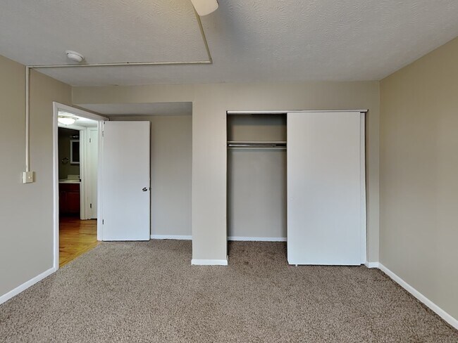 Building Photo - 350 E 12th Ave