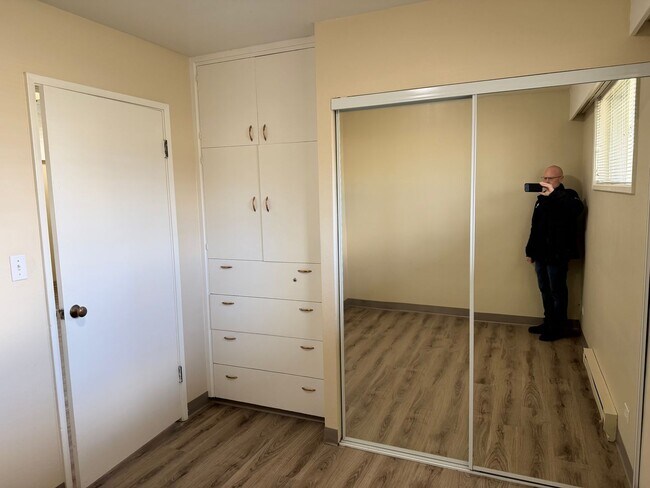 Building Photo - Updated 2 bedroom 1 bath duplex in Eugene!  $500 OFF YOUR FIRST MONTH'S RENT!