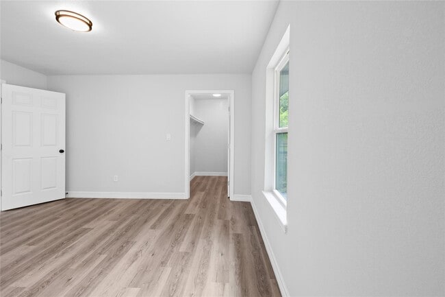 Building Photo - 524 Dunnam Ave