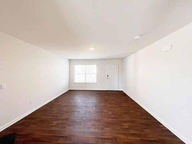 Building Photo - 127 Poplarville Dr