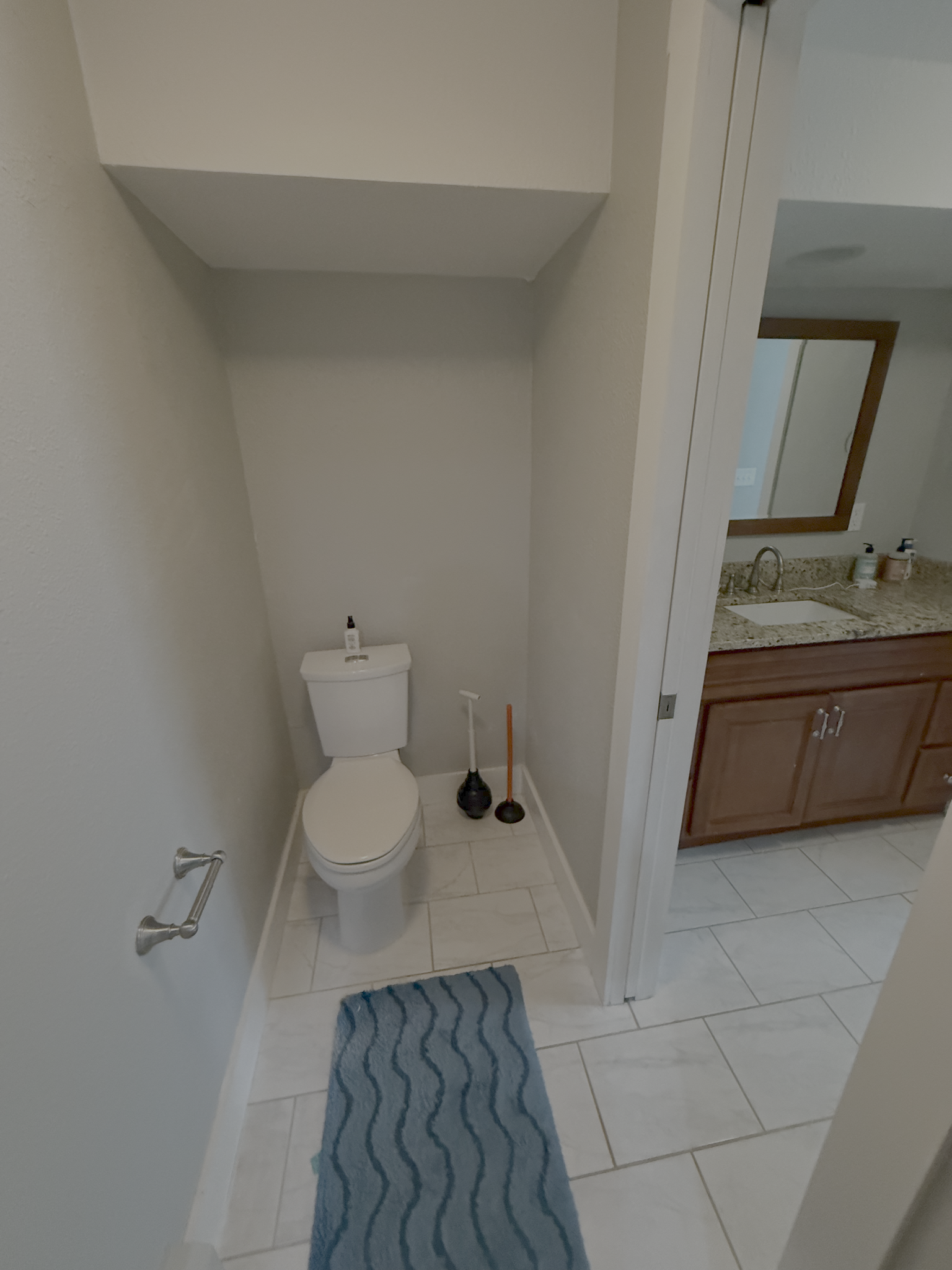 basement bathroom - 4626 MacArthur Ln