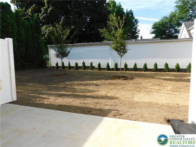 Building Photo - 326 E Frankford St