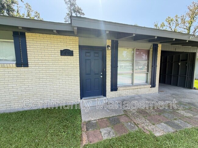 Building Photo - 1442 Clinton Dr