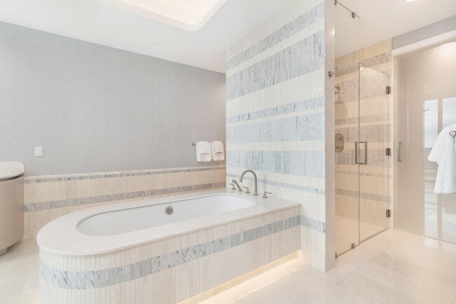 Building Photo - 1333 S Flagler Dr