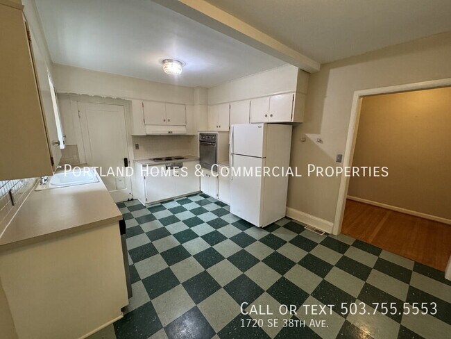 Building Photo - 1720 SE 38th Ave