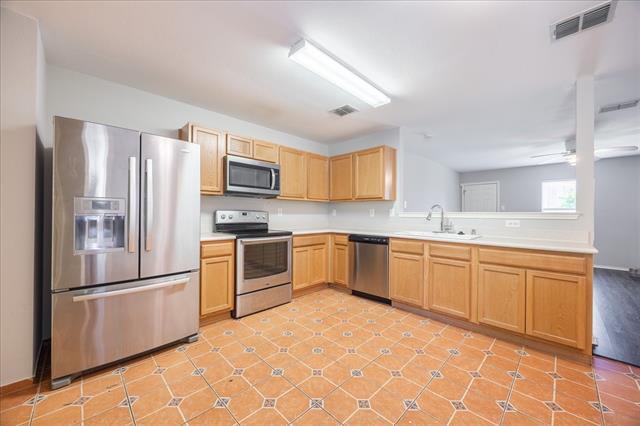 Building Photo - 1705 Diamond Lake Trail