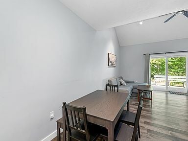 Building Photo - 76 Davis Rd