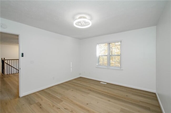 Building Photo - 2470 Cambridge Hills Rd