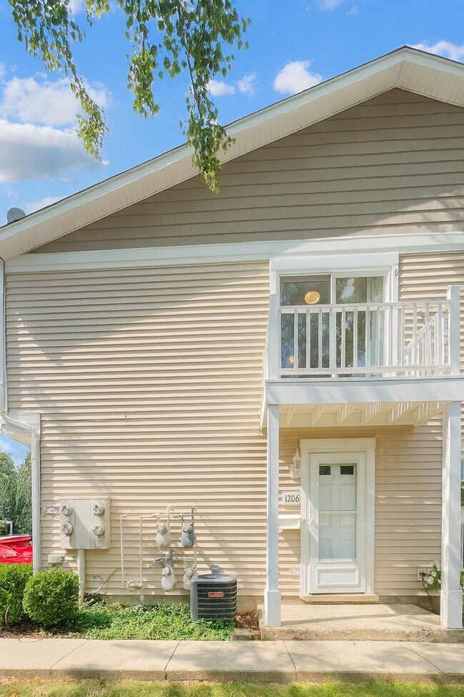 Building Photo - 1206 Spur Ct