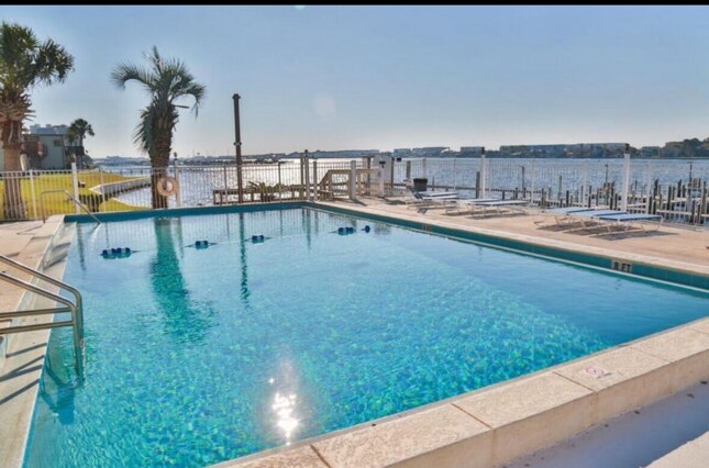 Building Photo - 308 Miracle Strip Pkwy SW