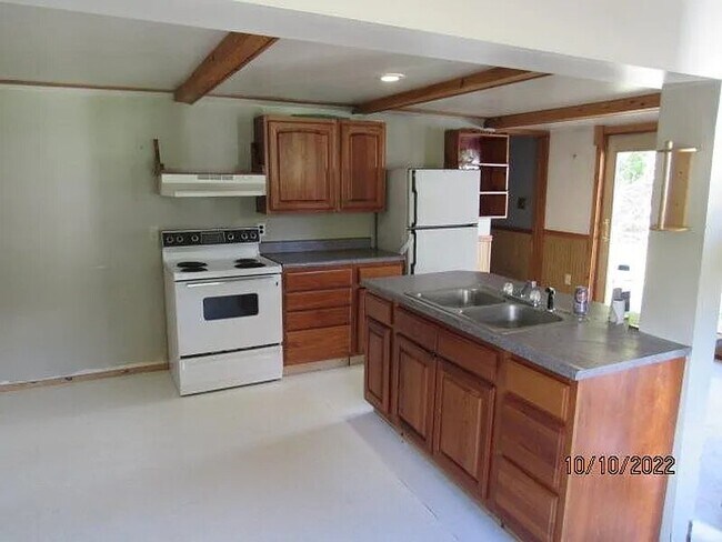 Living room/kitchen - 2503 US-11
