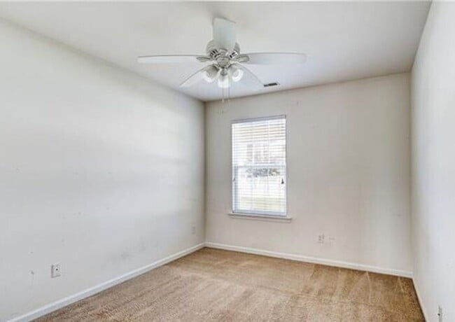 Building Photo - 3BR Townhome • In-Unit W/D • Trash Included in Fort Mill