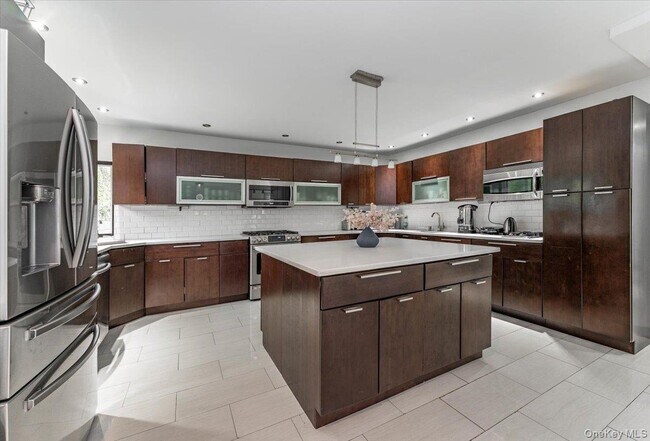 Building Photo - 536 Oxford Rd