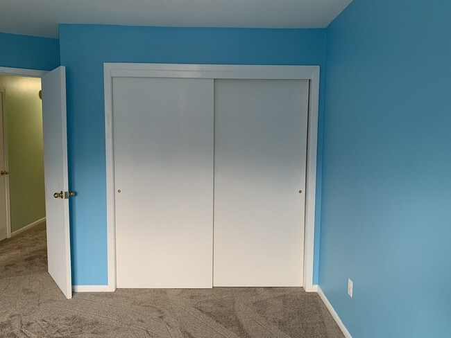 Building Photo - 64 Bond St