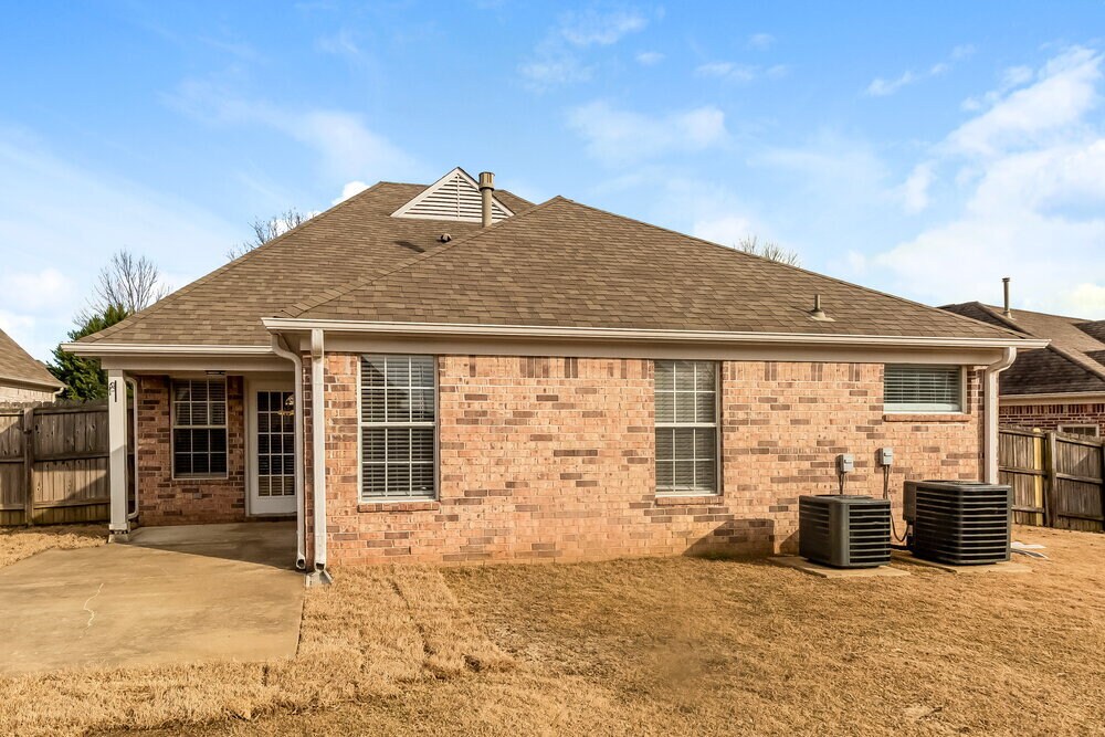 Building Photo - 5863 Stafford Dr