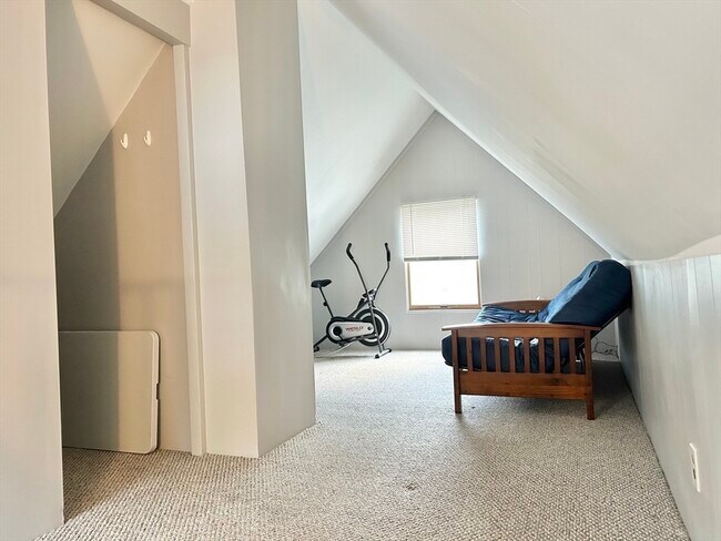 Building Photo - 13 Princeton St