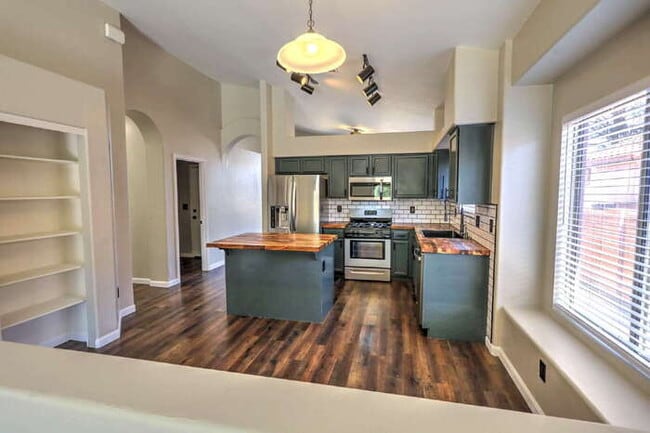 Building Photo - Rancho Sahuarita