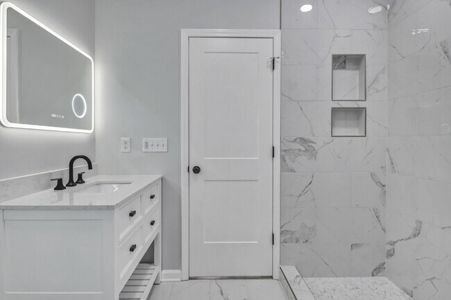 Building Photo - 32 Roberson St