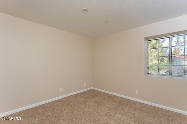 Building Photo - 29712 Strawberry Hill Dr
