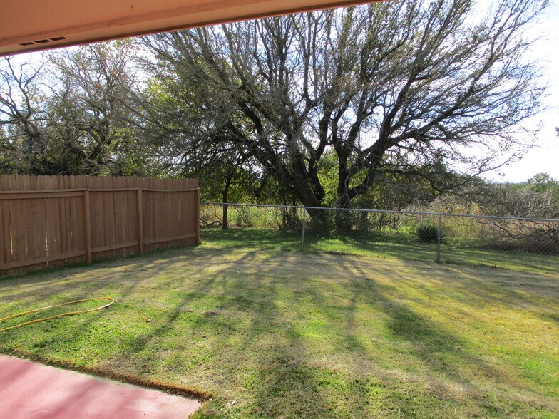 Building Photo - 163 Armadillo Ln