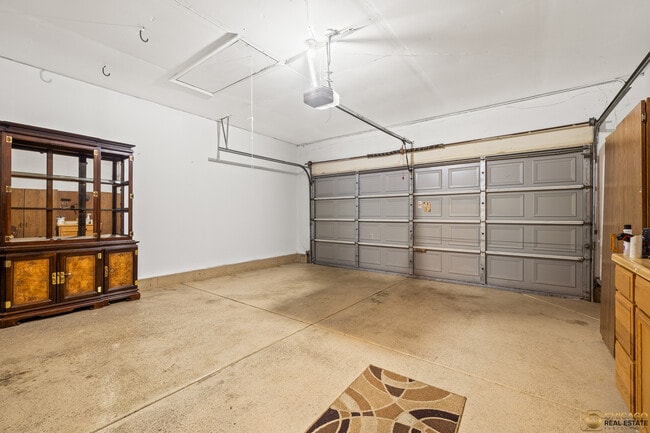 Building Photo - 1174 Hyannis Cir