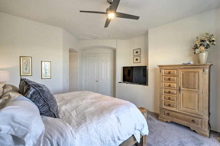 Building Photo - 15240 N Clubgate Dr