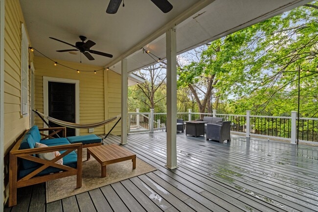 Building Photo - 802 N Poplar St