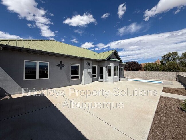 Building Photo - 6812 Nagoya Rd NE