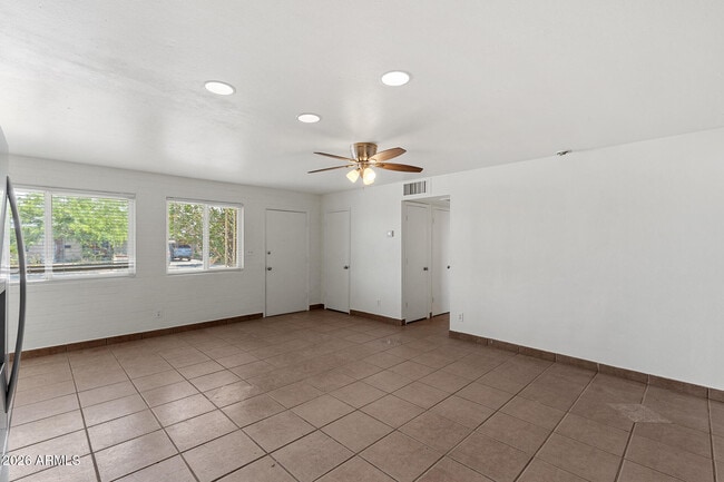 Building Photo - 2246 W Sierra St