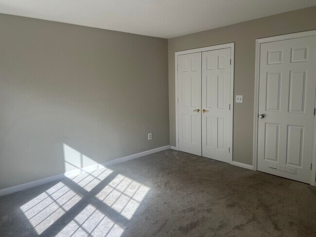 Building Photo - 416 Springbrook Cir