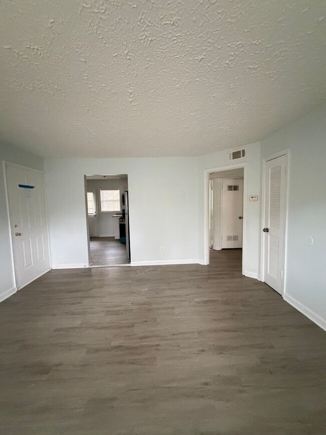 Building Photo - SPRING MOVE IN SPECIALS AT DODSON COURTYARD APARTMENTS