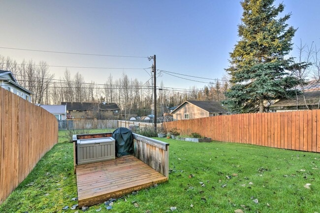 Building Photo - 2432 Glacier St