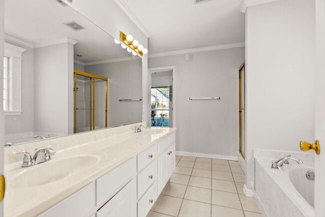 Building Photo - 12711 Misty Creek Dr