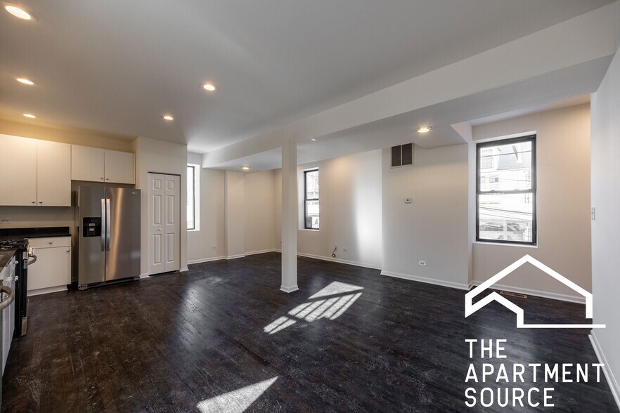 Building Photo - 1257 N Greenview Ave